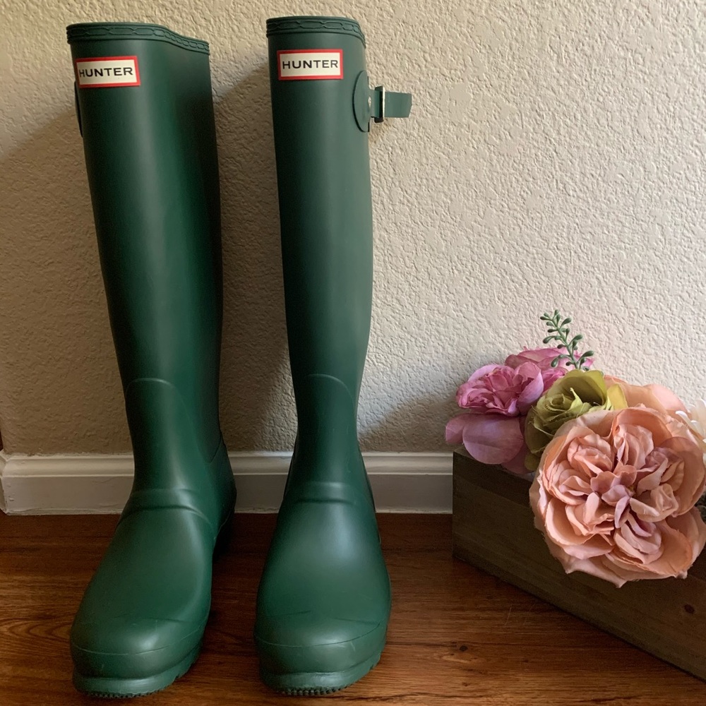 Hunter Original Tall Rain Boots in Hunter Green